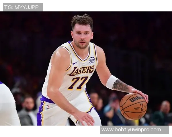 雷迪克透露东契奇与詹姆斯今日专注个人技术训练无健康隐患